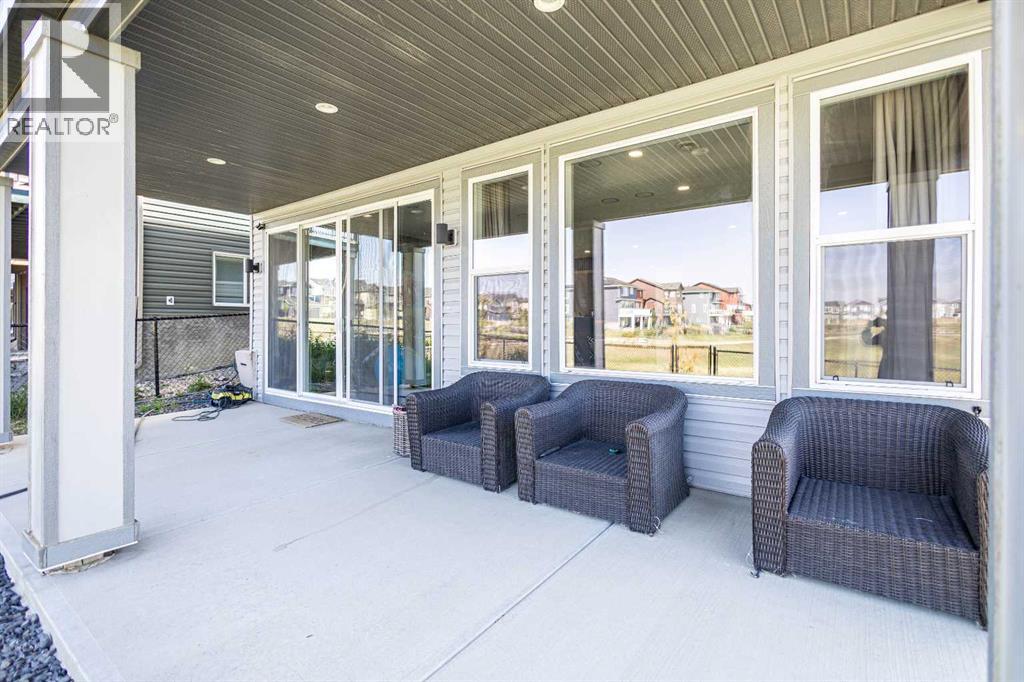 Single Family House for Sale in  Evansfield Manor NW Evanston Calgary 