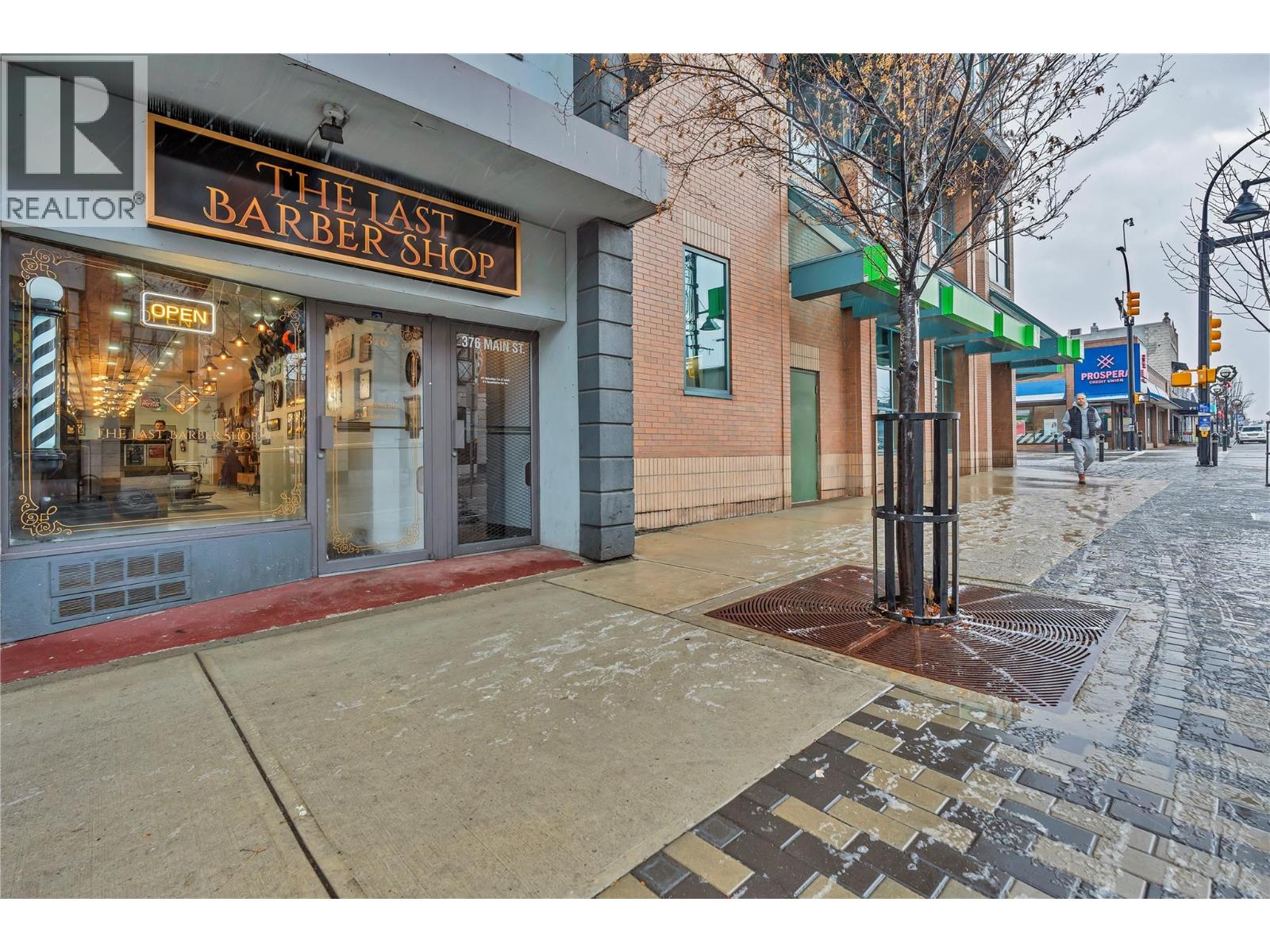 2 376 Main Street, Penticton