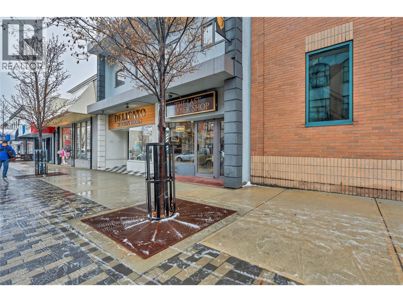 2 376 Main Street, Penticton