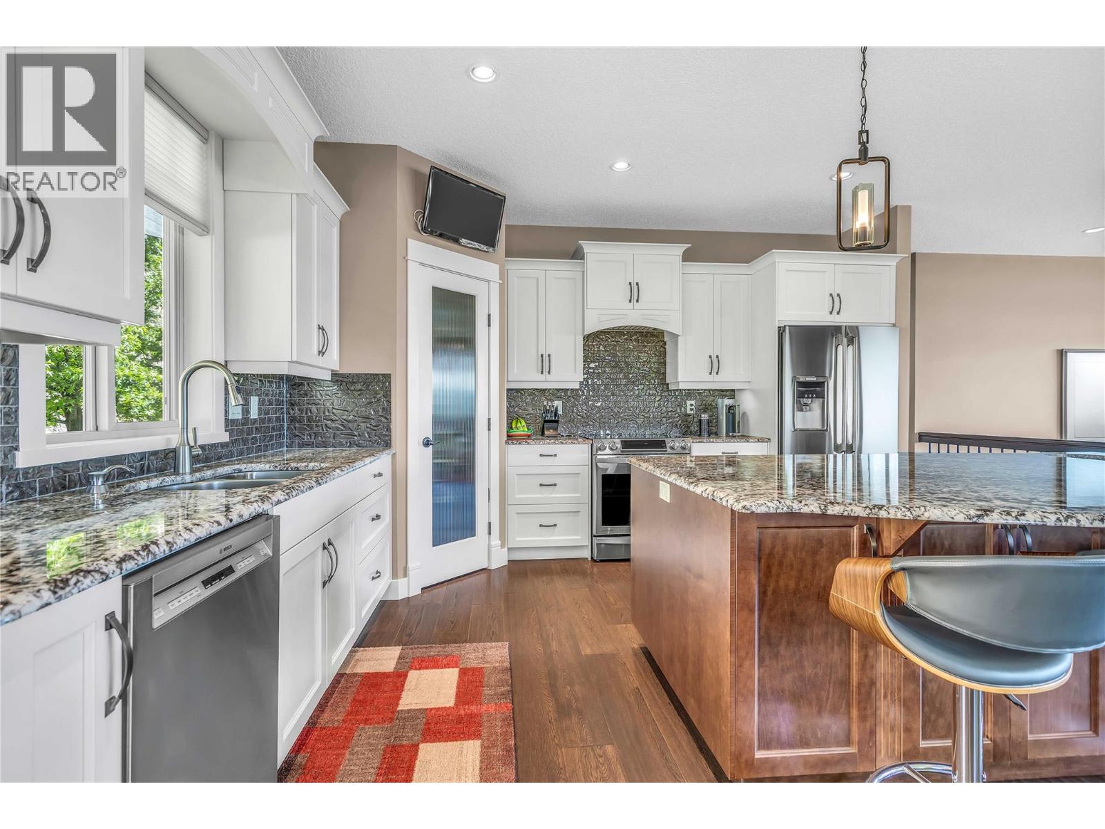 8780 Braeburn Drive, Coldstream