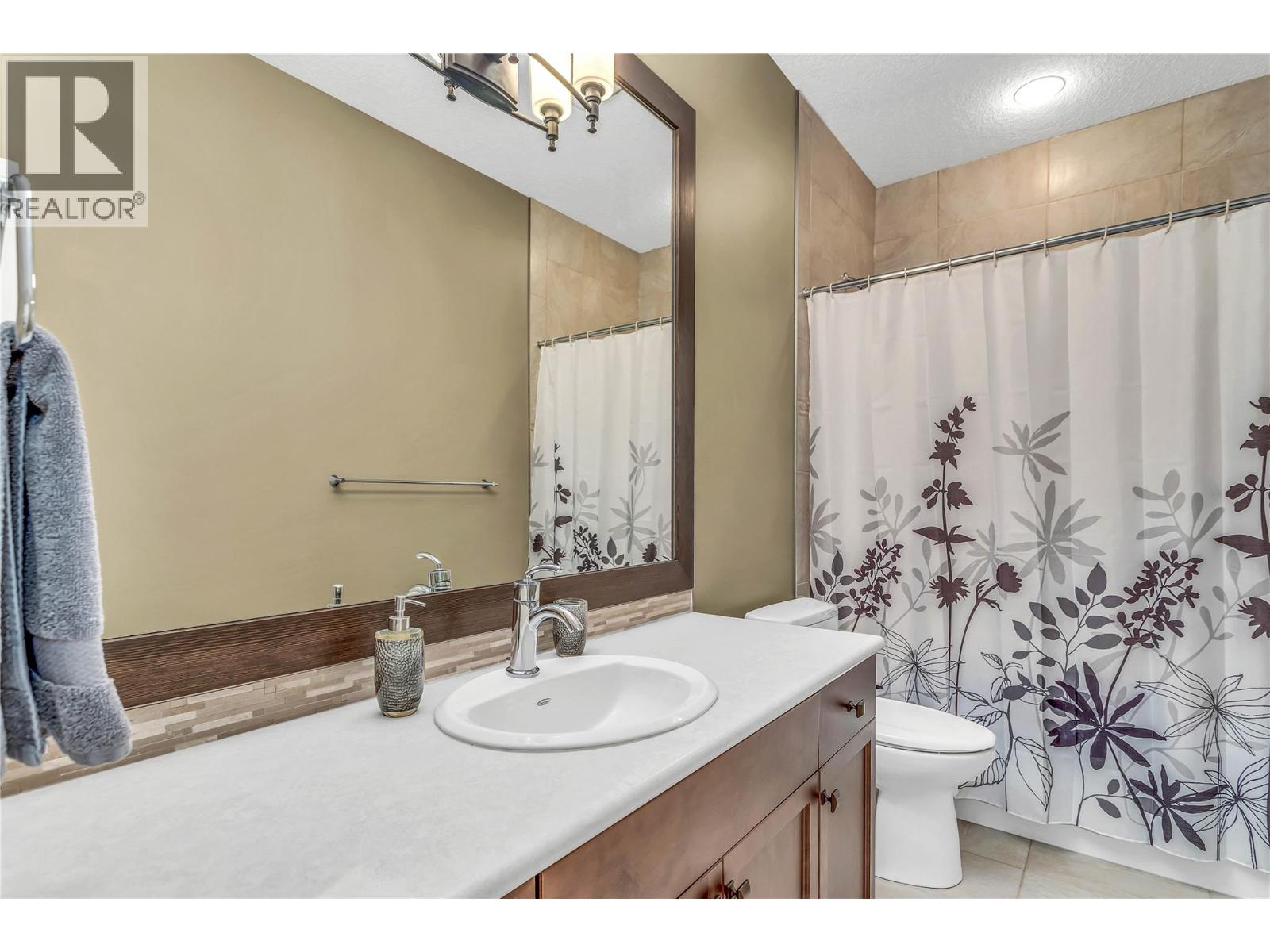 8780 Braeburn Drive, Coldstream