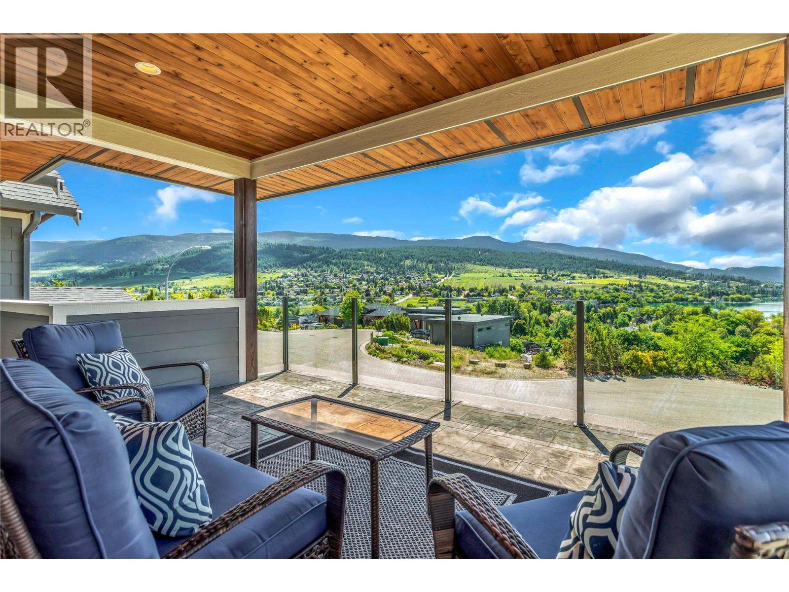 8780 Braeburn Drive, Coldstream