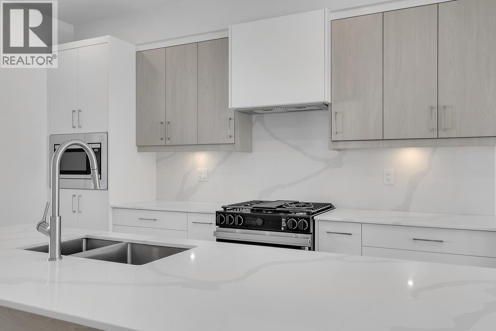 118 5300 Main Street, Kelowna