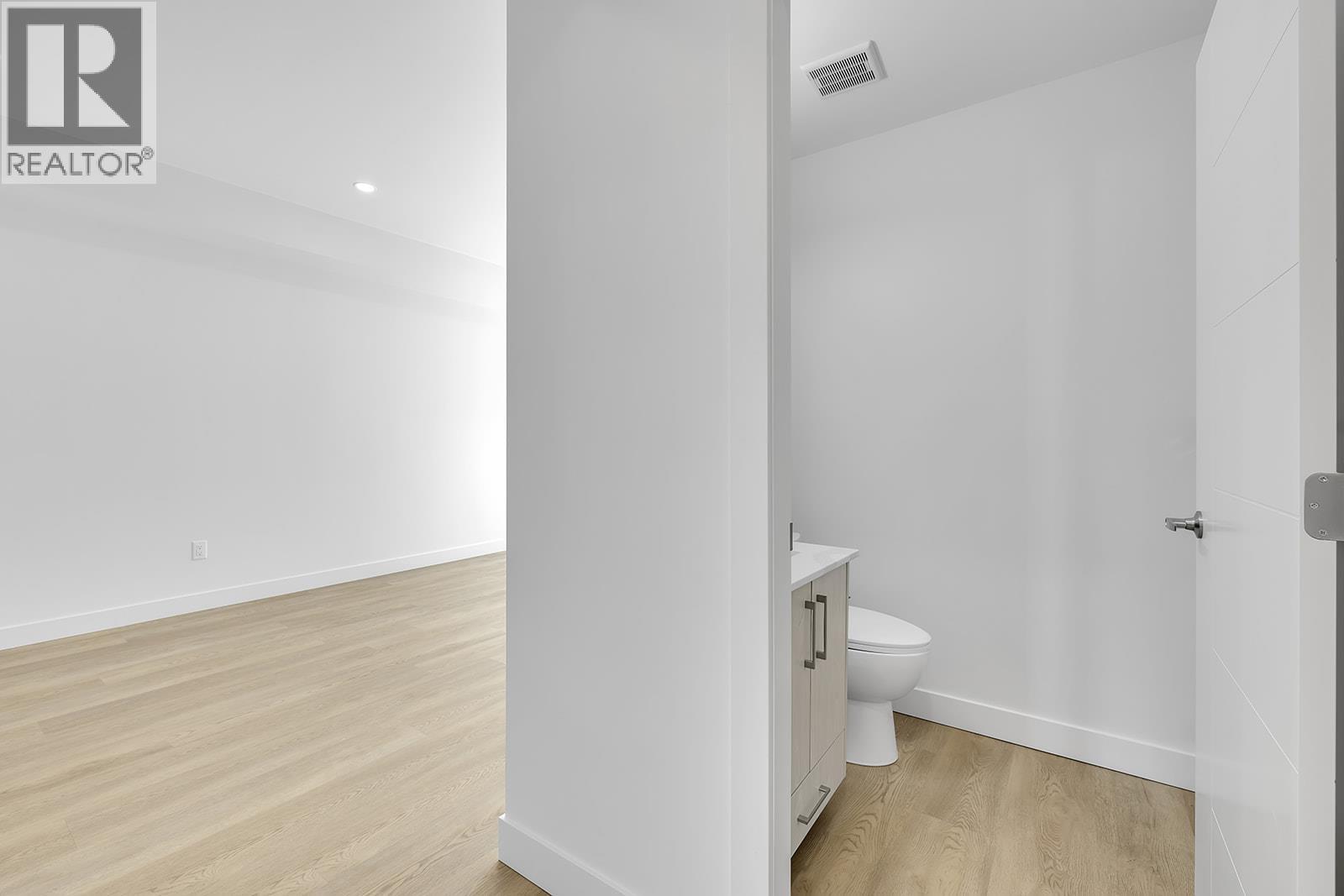 118 5300 Main Street, Kelowna