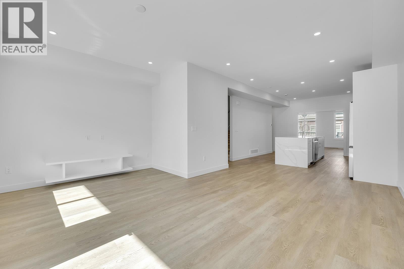 118 5300 Main Street, Kelowna