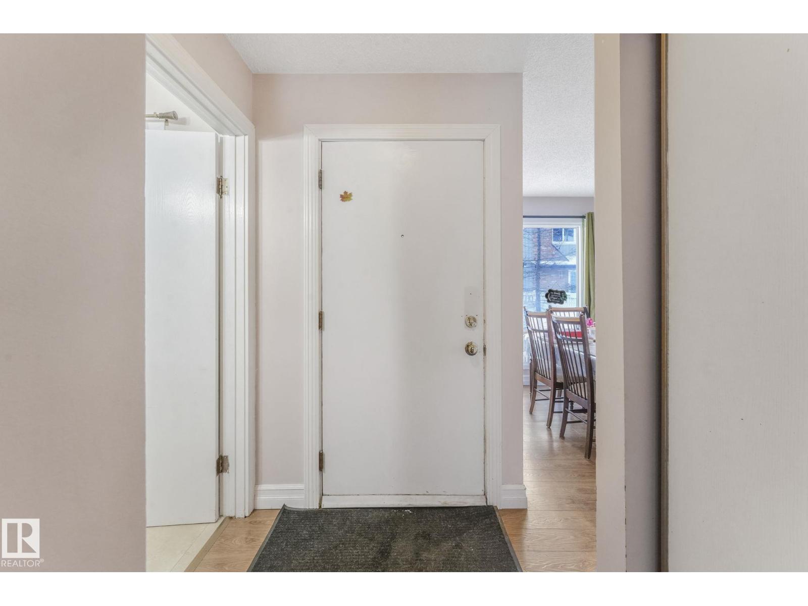 11811 32A AV NW, Edmonton