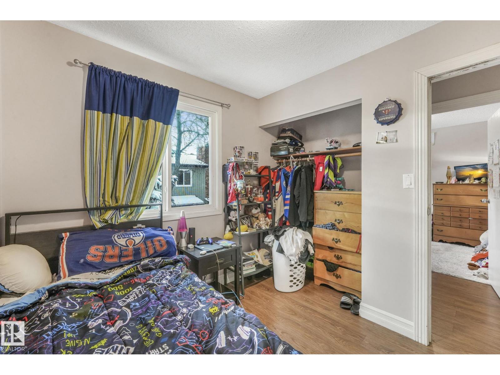 11811 32A AV NW, Edmonton