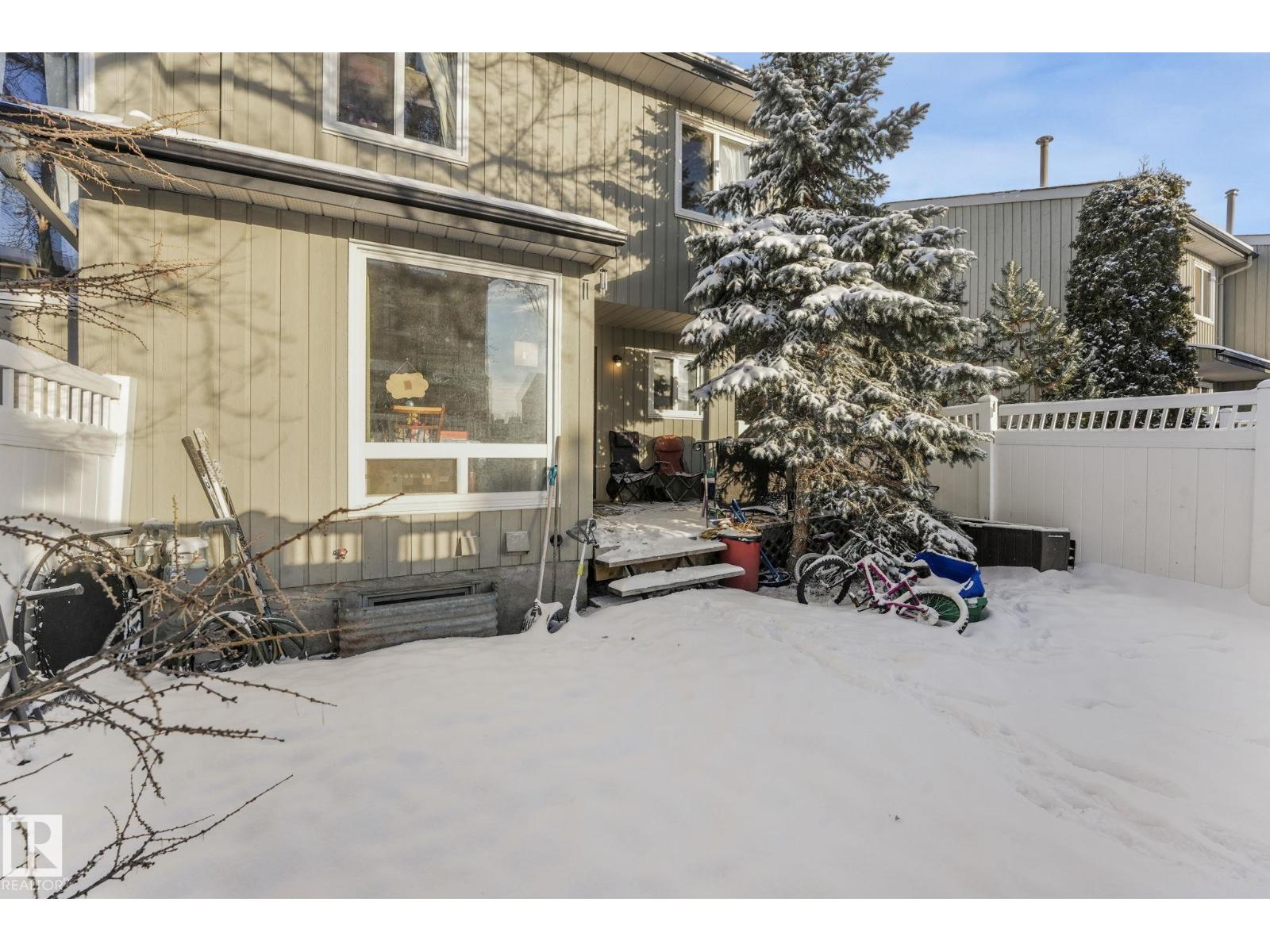 11811 32A AV NW, Edmonton