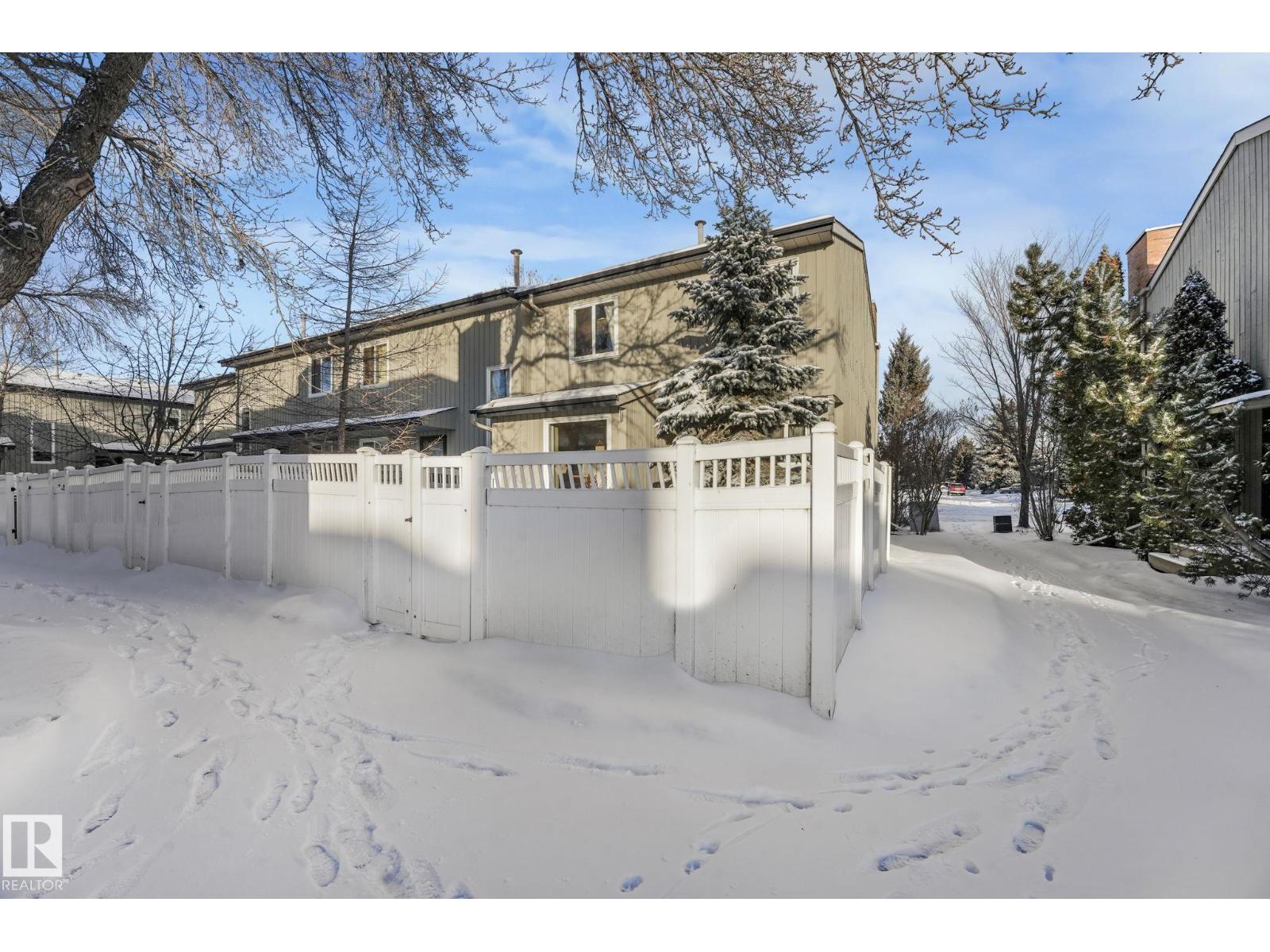 11811 32A AV NW, Edmonton