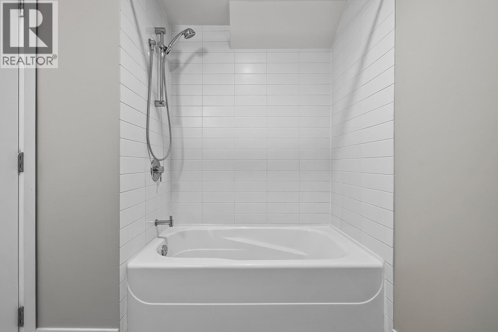 411 1289 Ellis Street, Kelowna