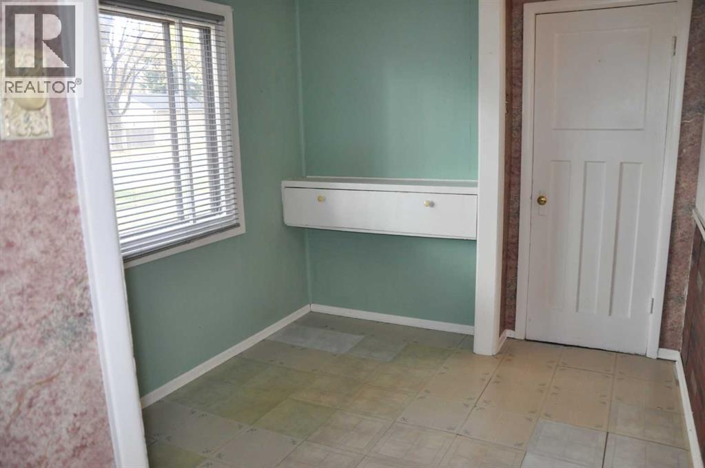 Single Family House Bungalow for Sale in   Avenue S Victoria Park Lethbridge 