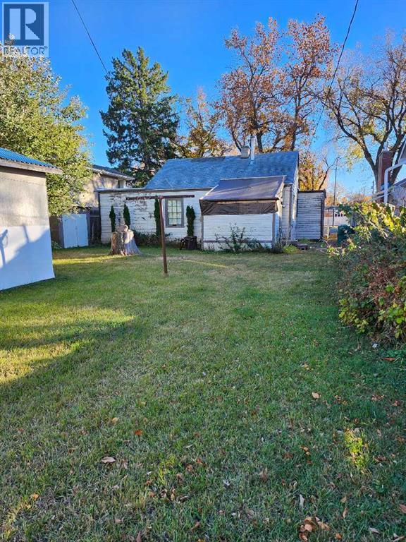 Single Family House Bungalow for Sale in   Avenue S Victoria Park Lethbridge 