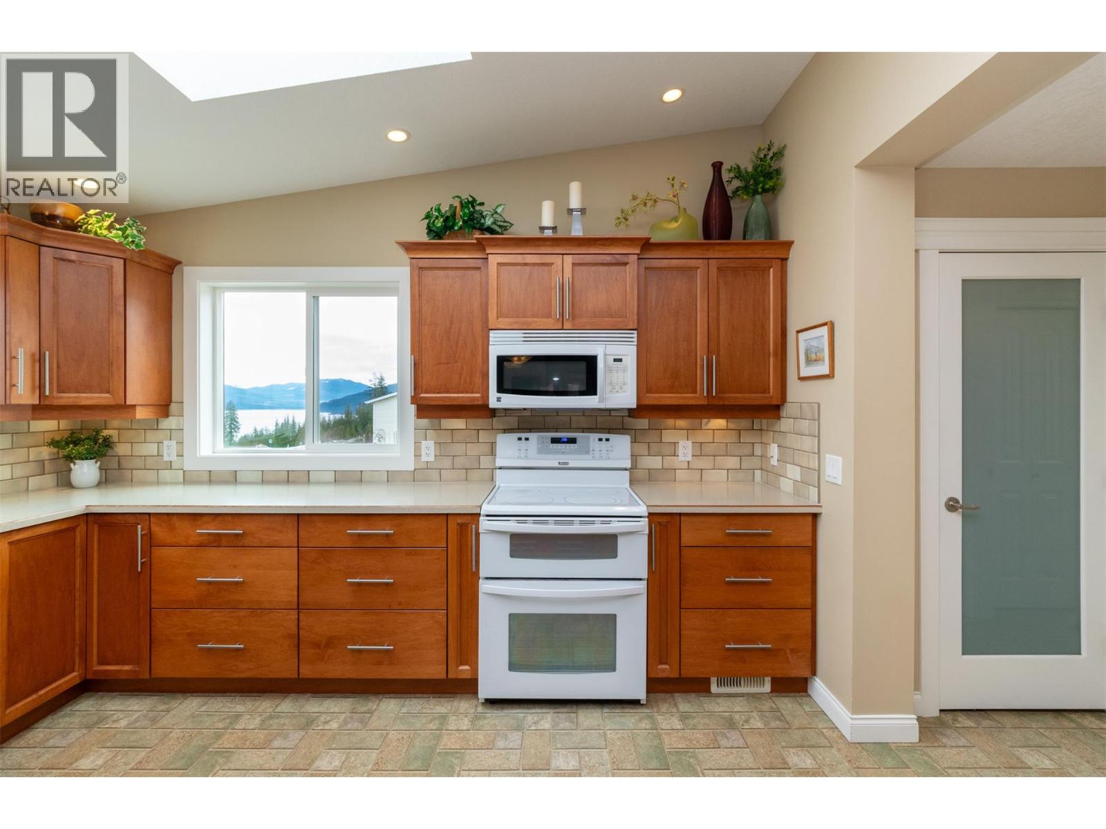 65 1510 Trans Canada Highway, Sorrento