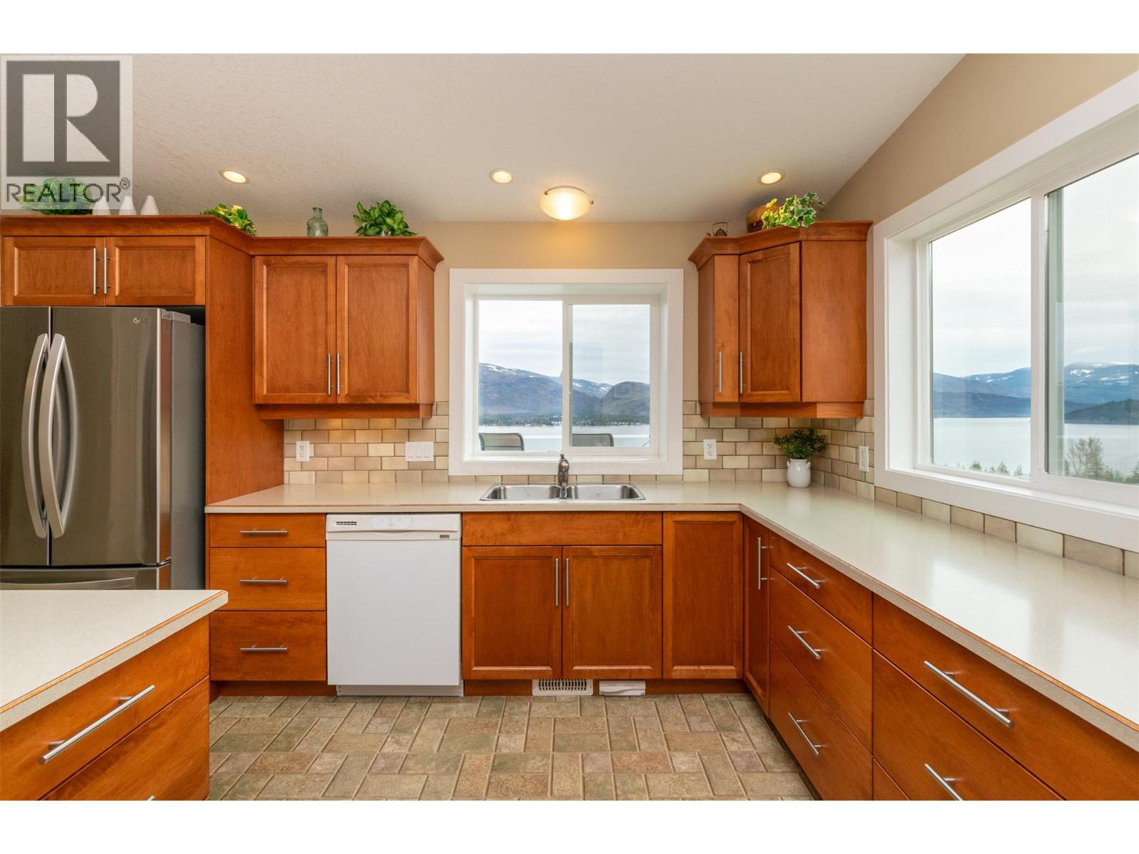 65 1510 Trans Canada Highway, Sorrento