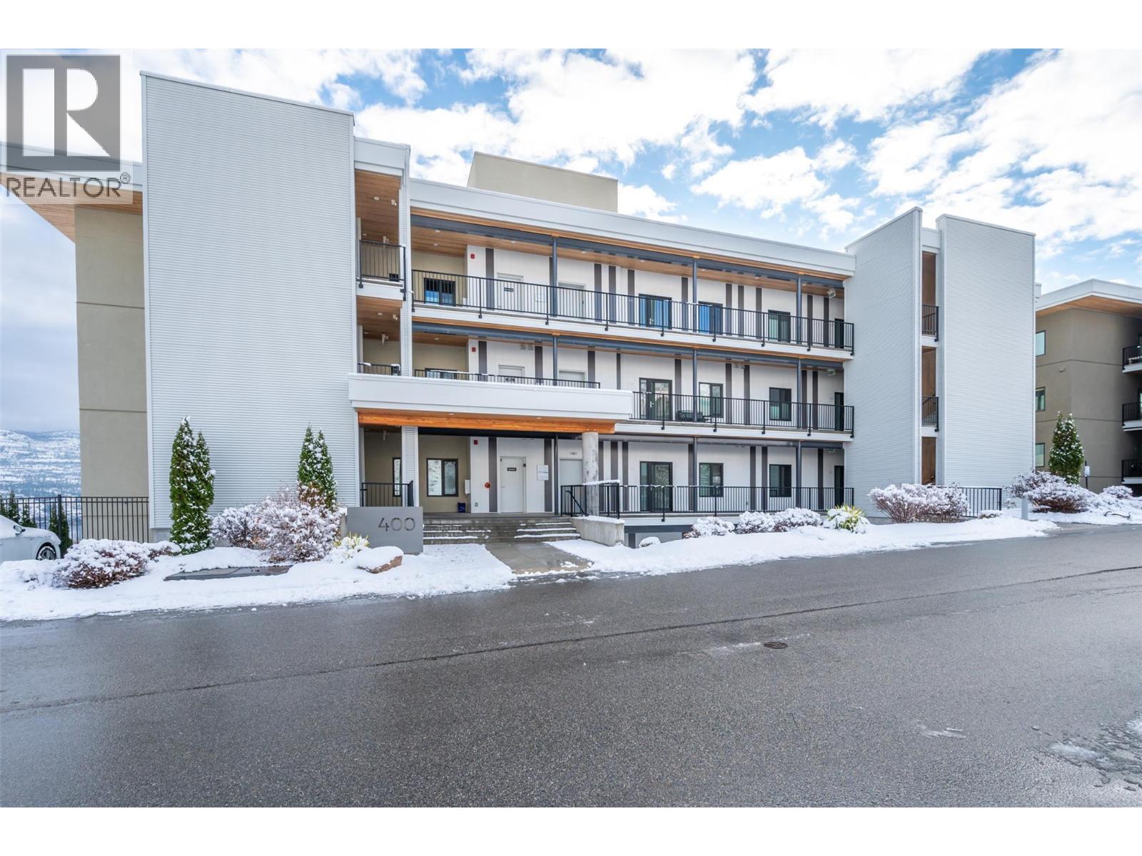 #421-400 VISTA Park, Penticton