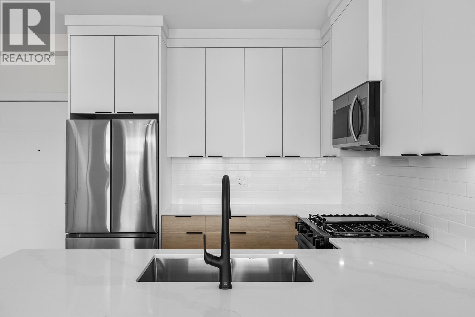 203 5300 Main Street, Kelowna