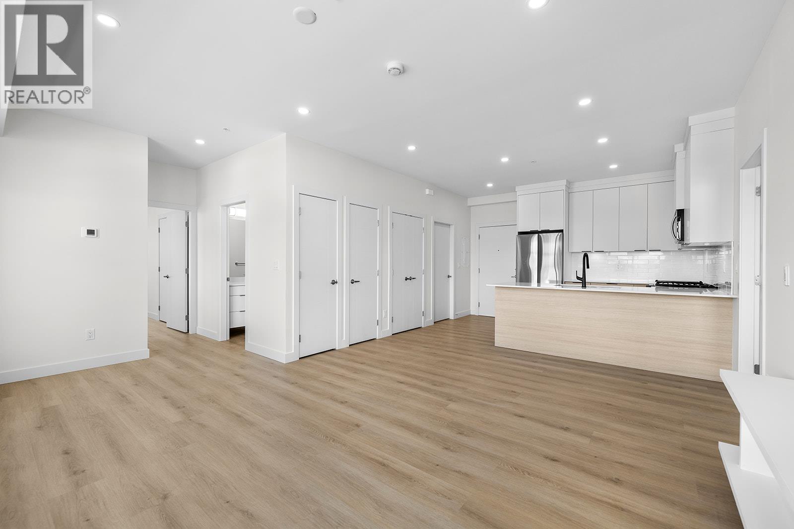 203 5300 Main Street, Kelowna