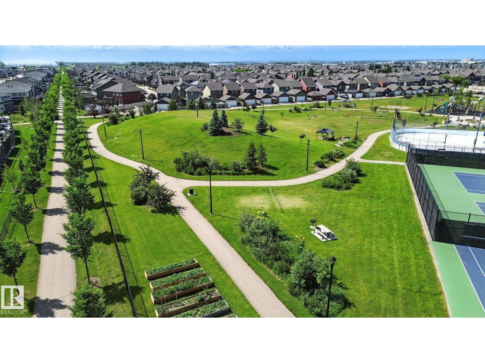 5621 Hawthorn WY SW, Edmonton