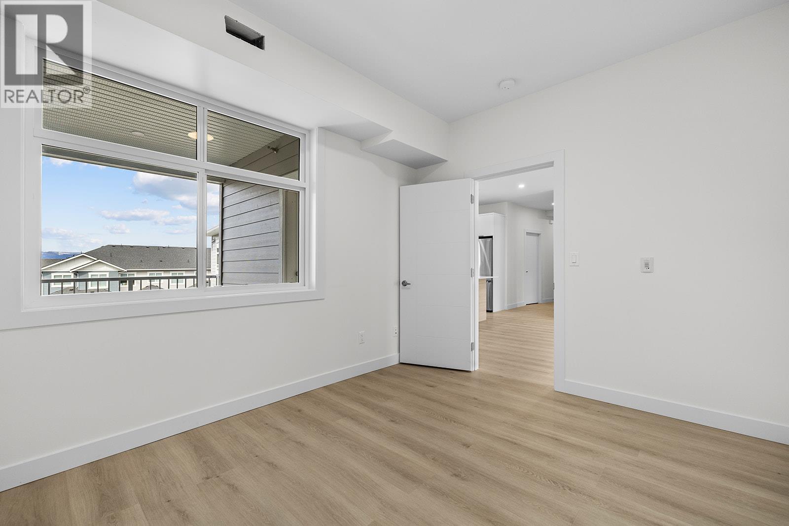 204 5300 Main Street, Kelowna