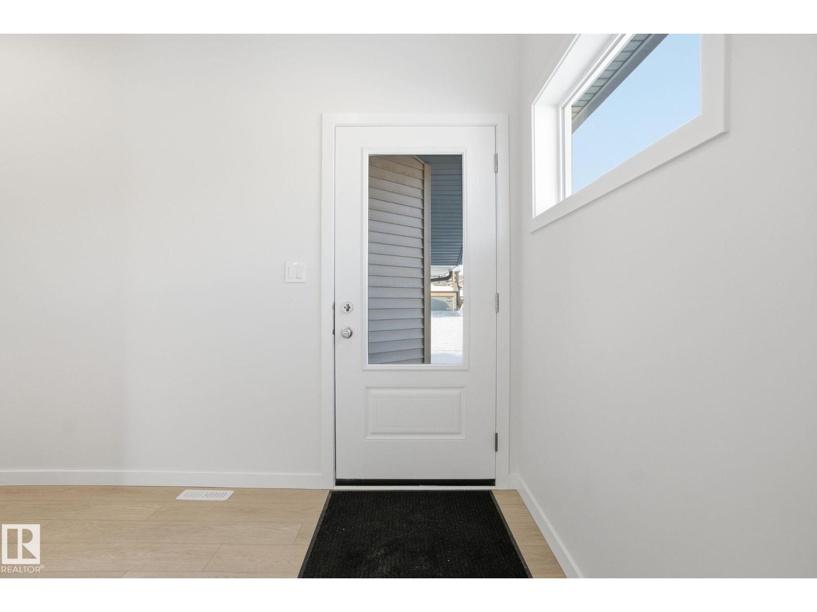 5621 Hawthorn WY SW, Edmonton