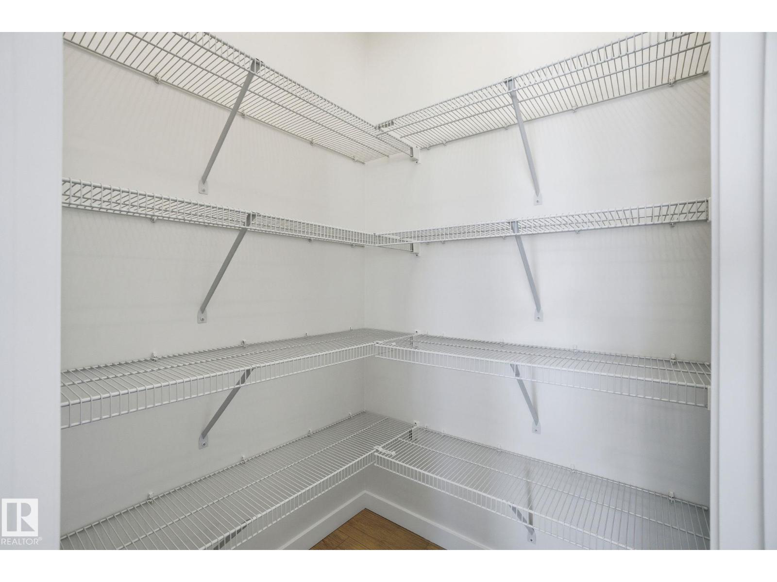 5621 Hawthorn WY SW, Edmonton