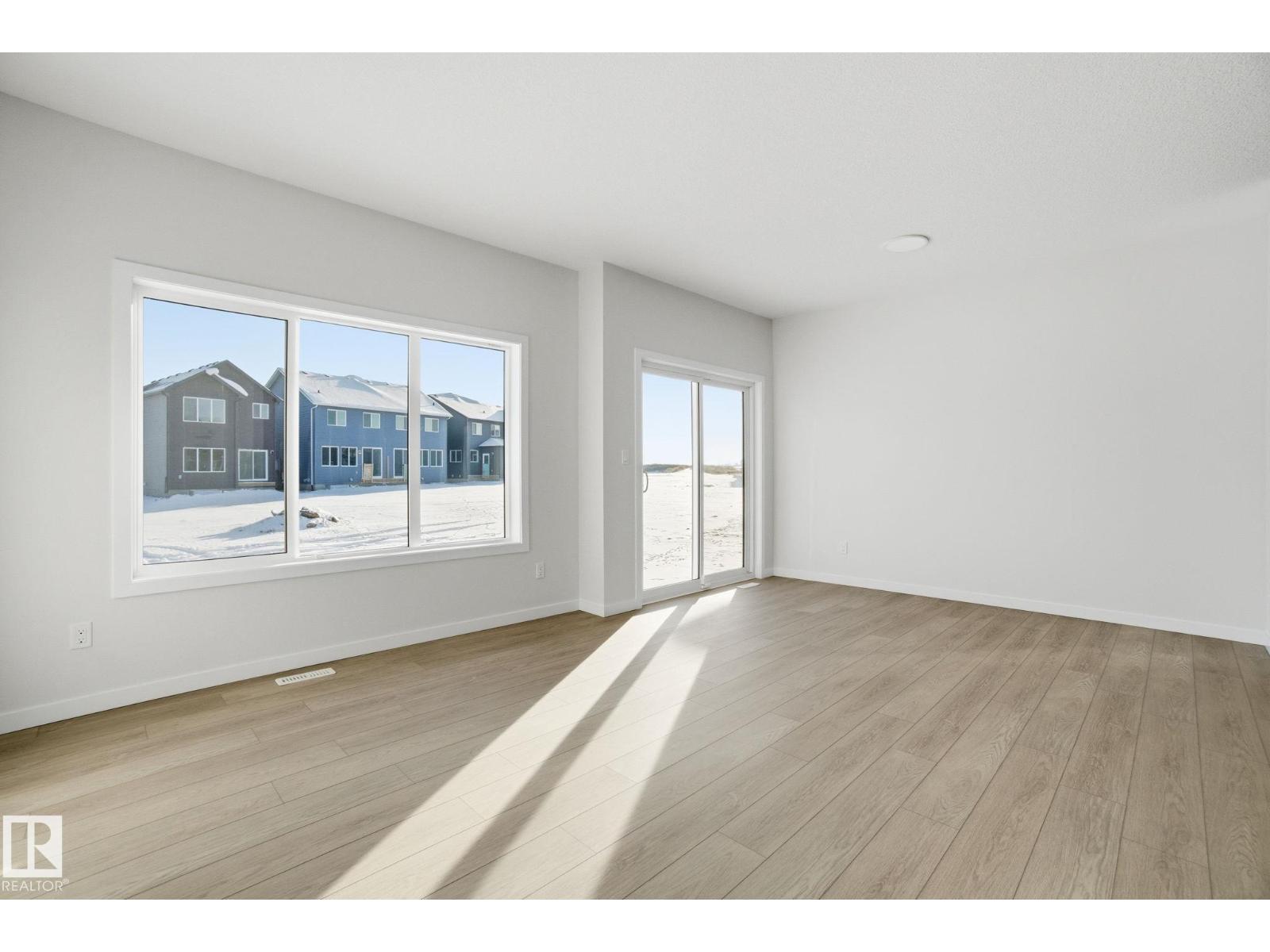 5621 Hawthorn WY SW, Edmonton