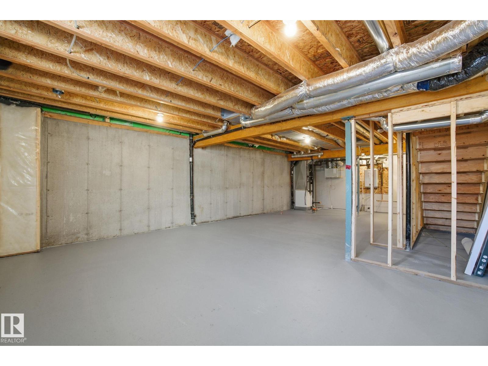 5621 Hawthorn WY SW, Edmonton