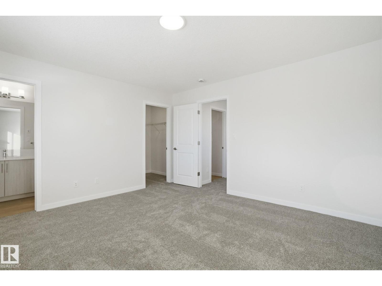 5621 Hawthorn WY SW, Edmonton