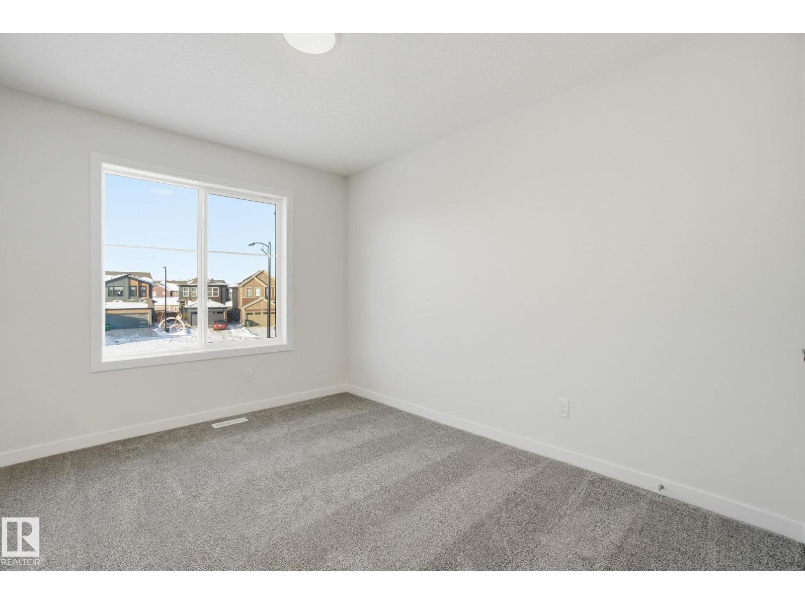 5621 Hawthorn WY SW, Edmonton