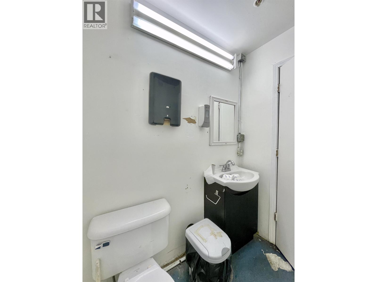 2 292 GOWER POINT ROAD, Gibsons