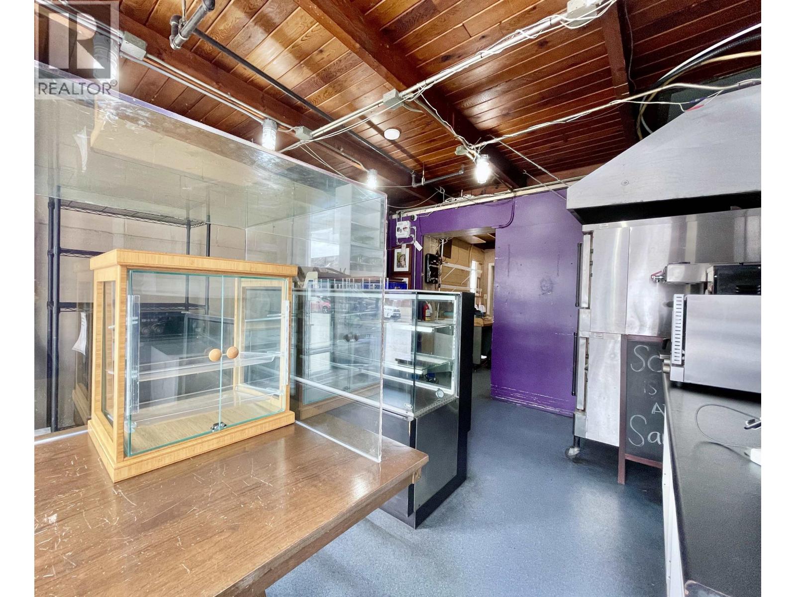 2 292 GOWER POINT ROAD, Gibsons