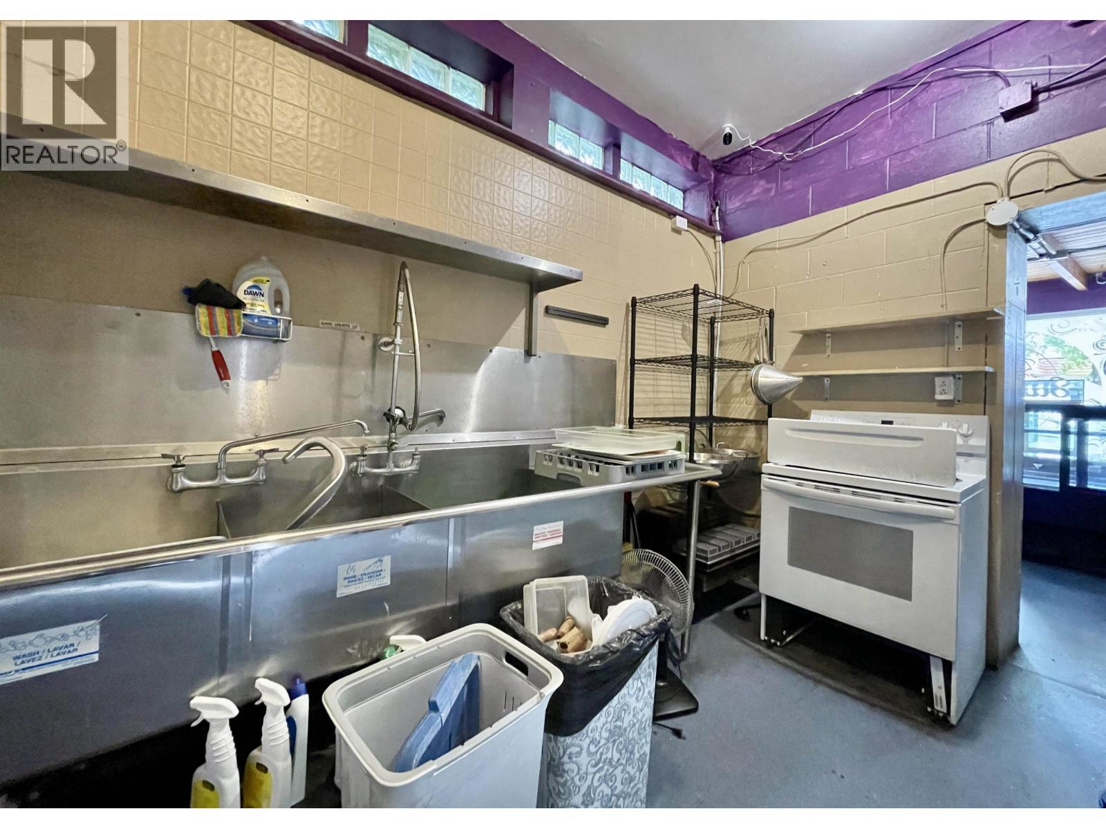 2 292 GOWER POINT ROAD, Gibsons