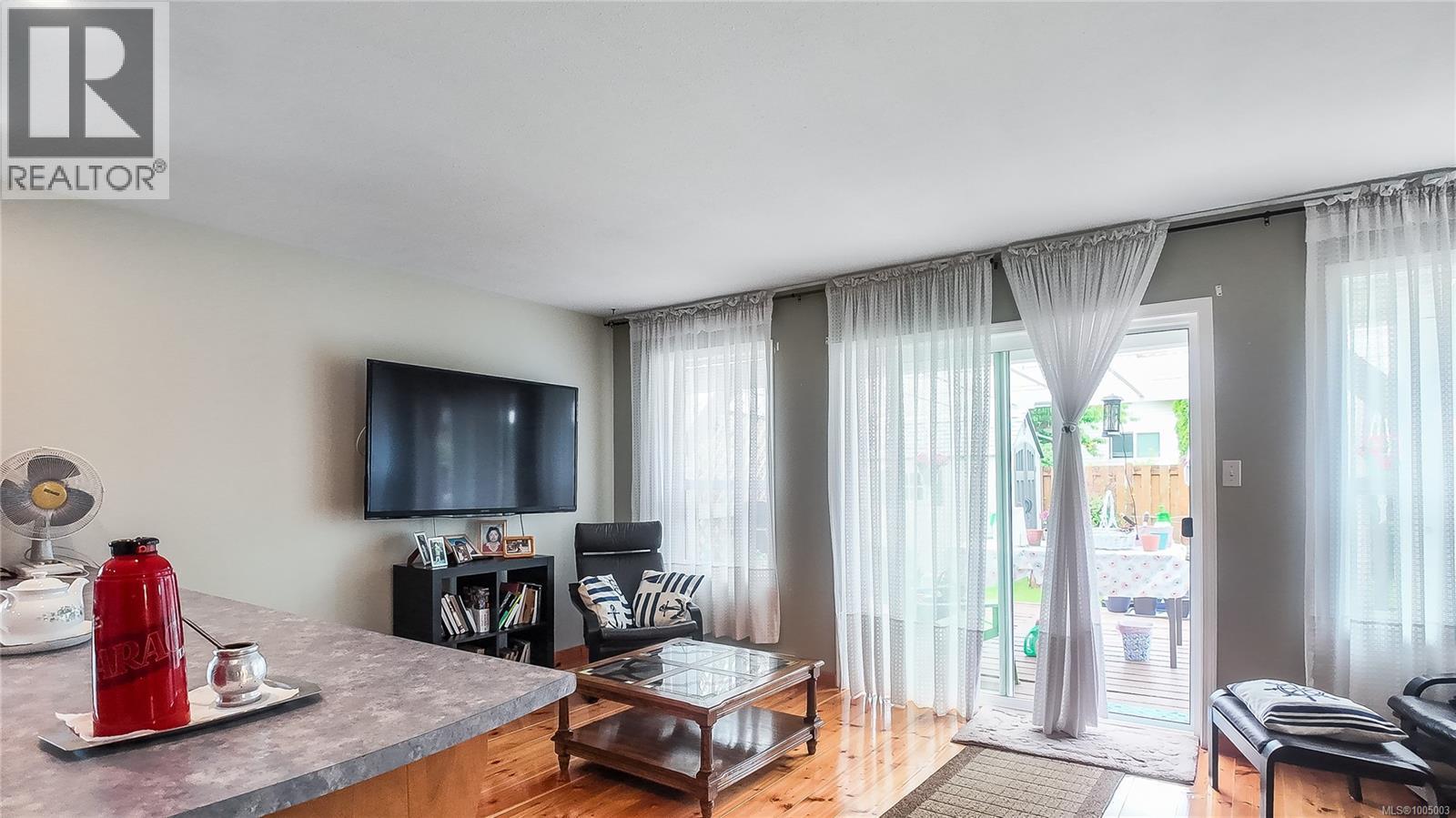 601 Azalea Pl - 1