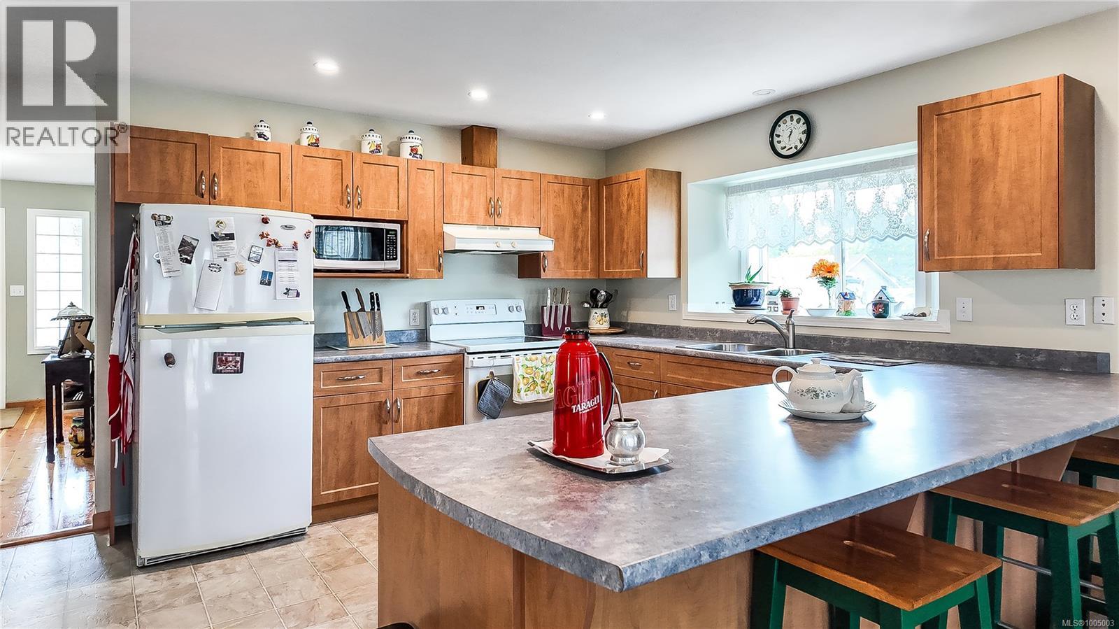 601 Azalea Pl, Campbell River