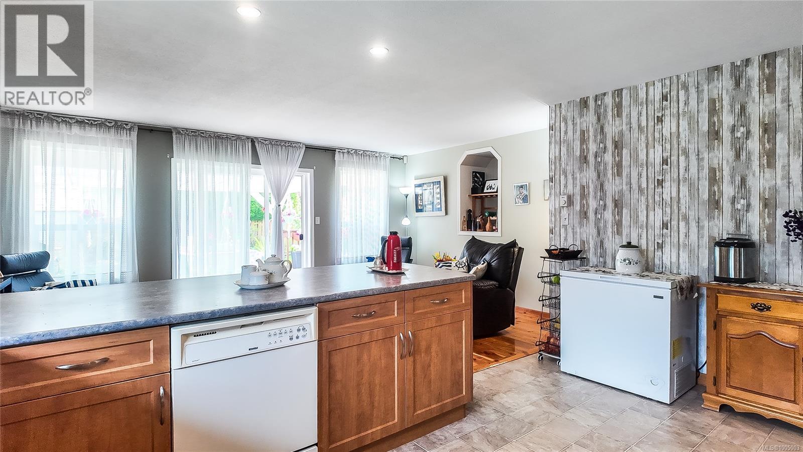 601 Azalea Pl, Campbell River