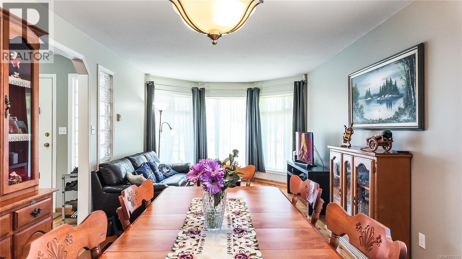 601 Azalea Pl, Campbell River