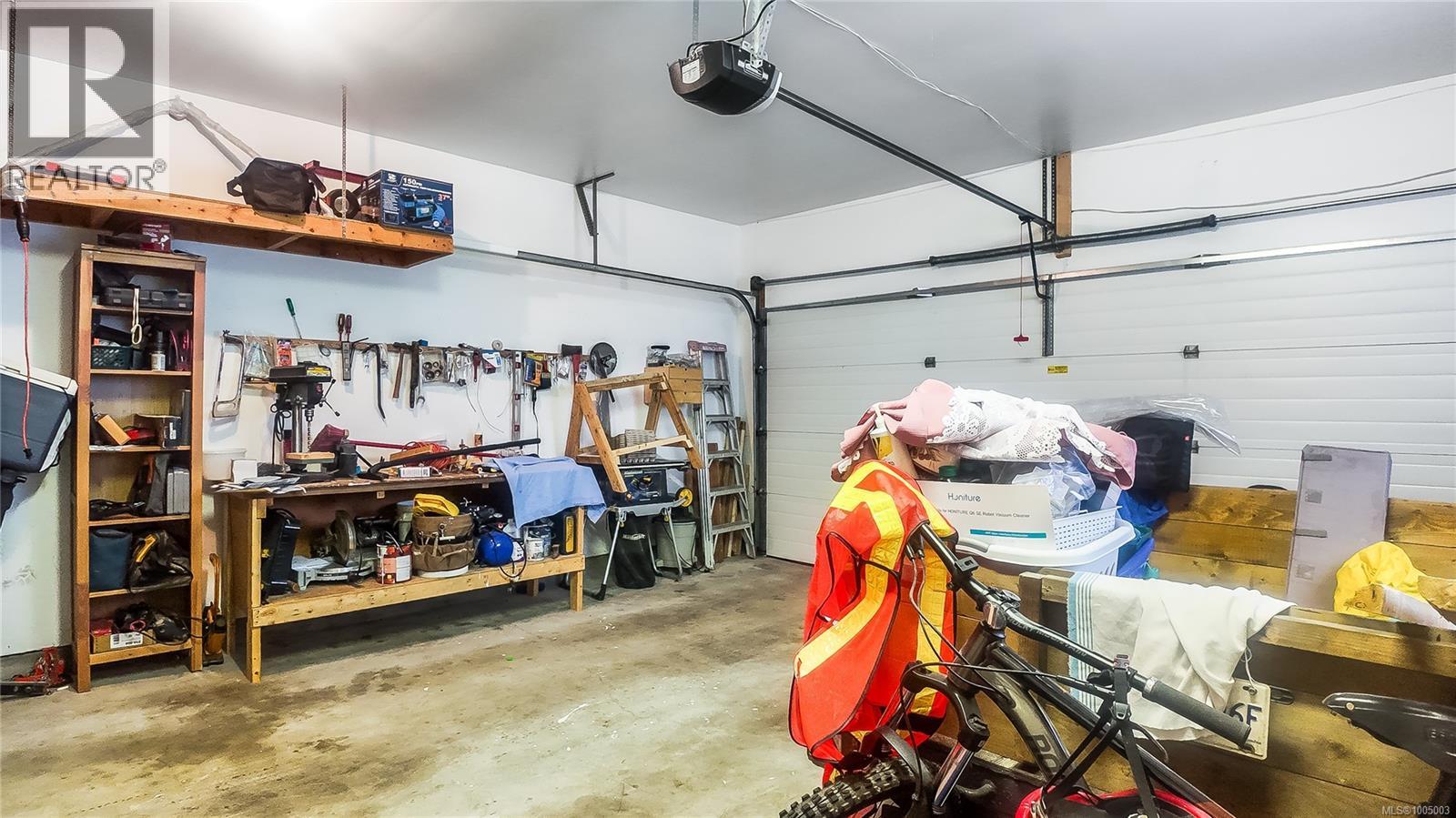 601 Azalea Pl, Campbell River