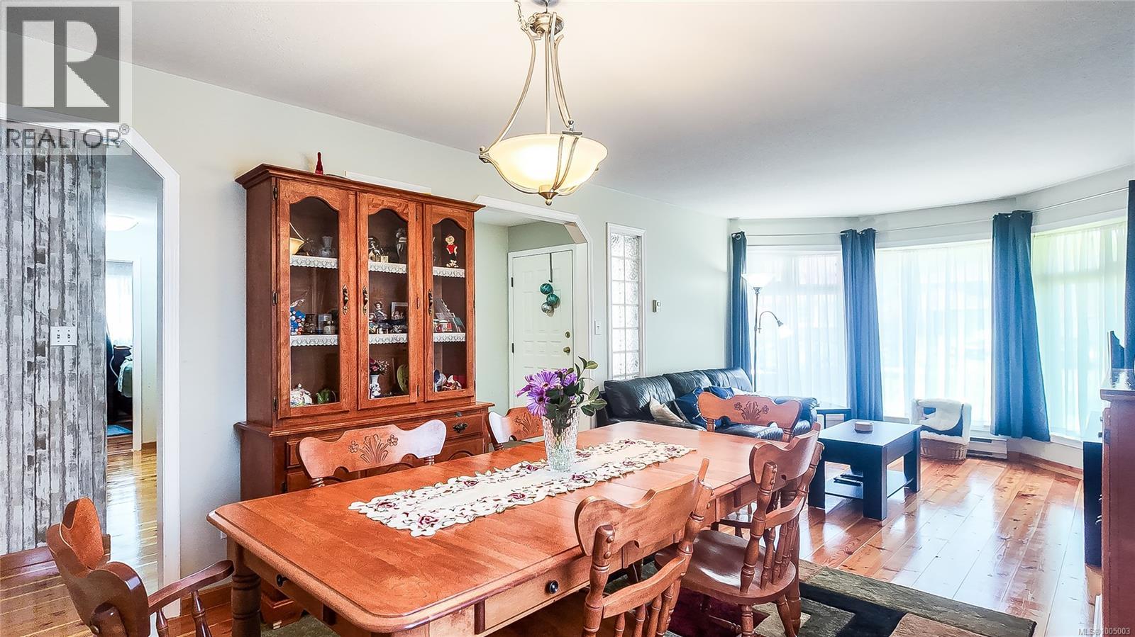 601 Azalea Pl, Campbell River