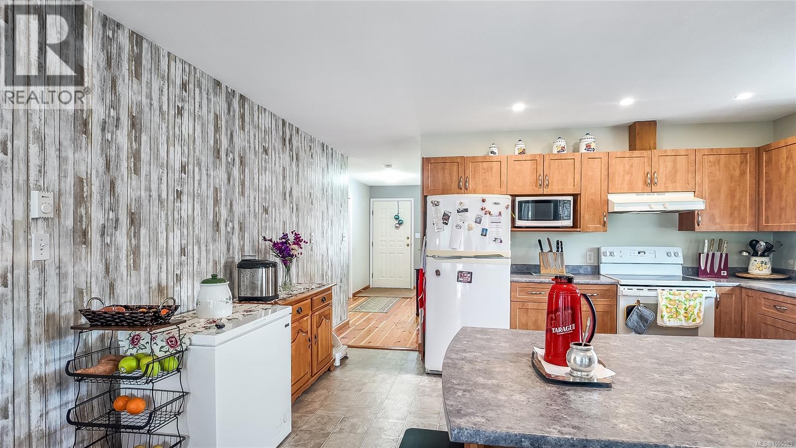 601 Azalea Pl, Campbell River