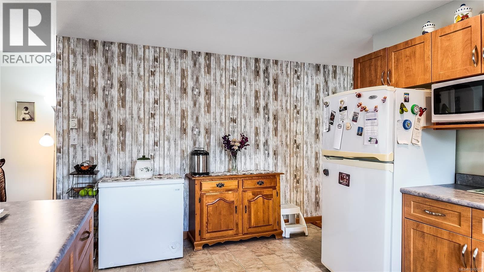 601 Azalea Pl, Campbell River