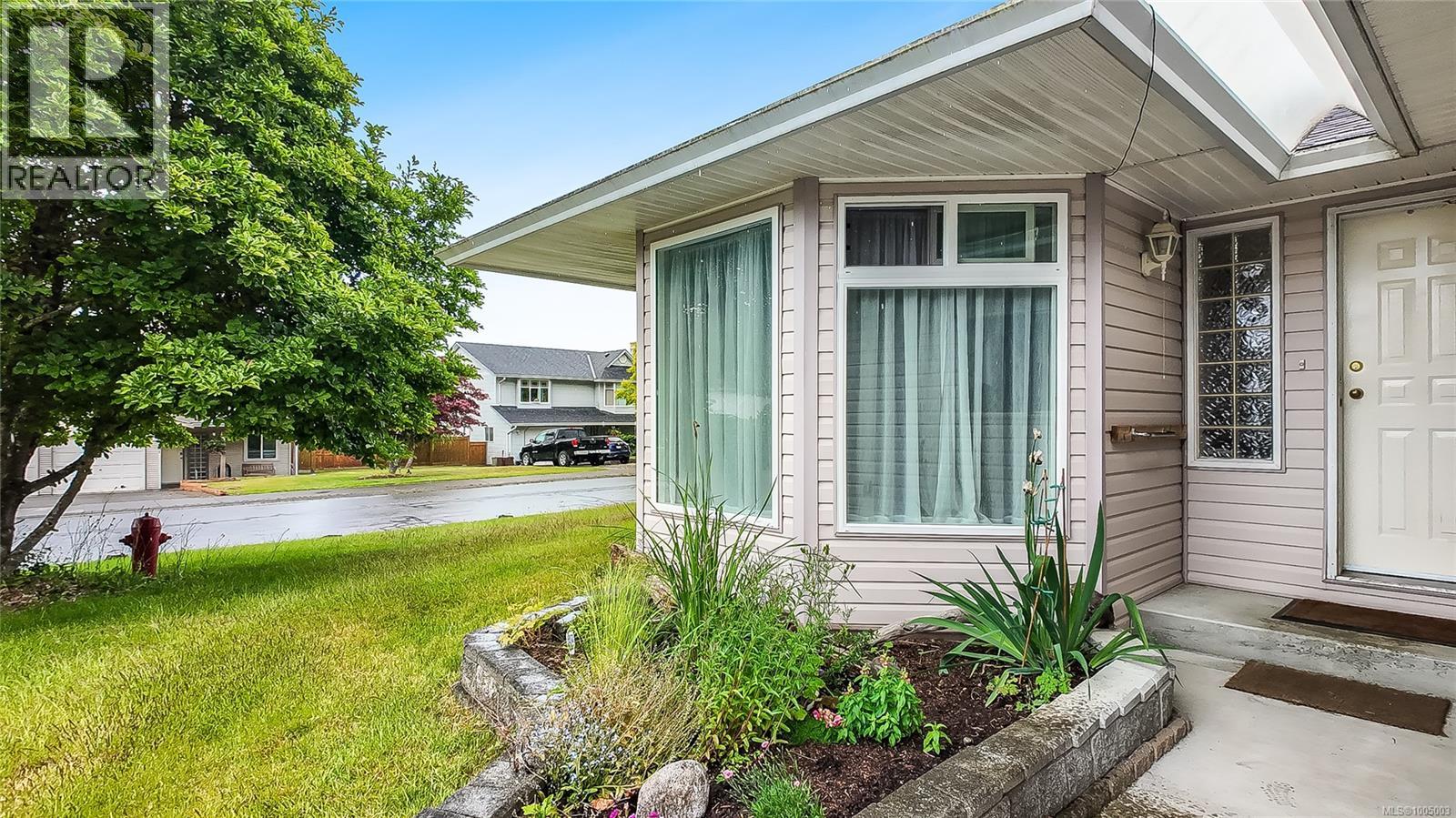 601 Azalea Pl, Campbell River