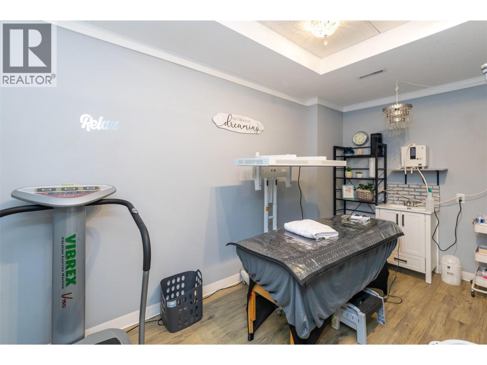  261 Alexander Street Northeast, Salmon Arm