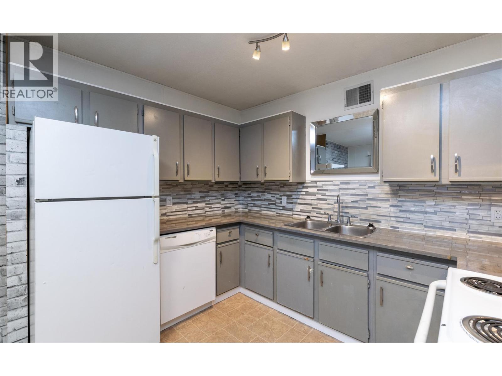  261 Alexander Street Northeast, Salmon Arm