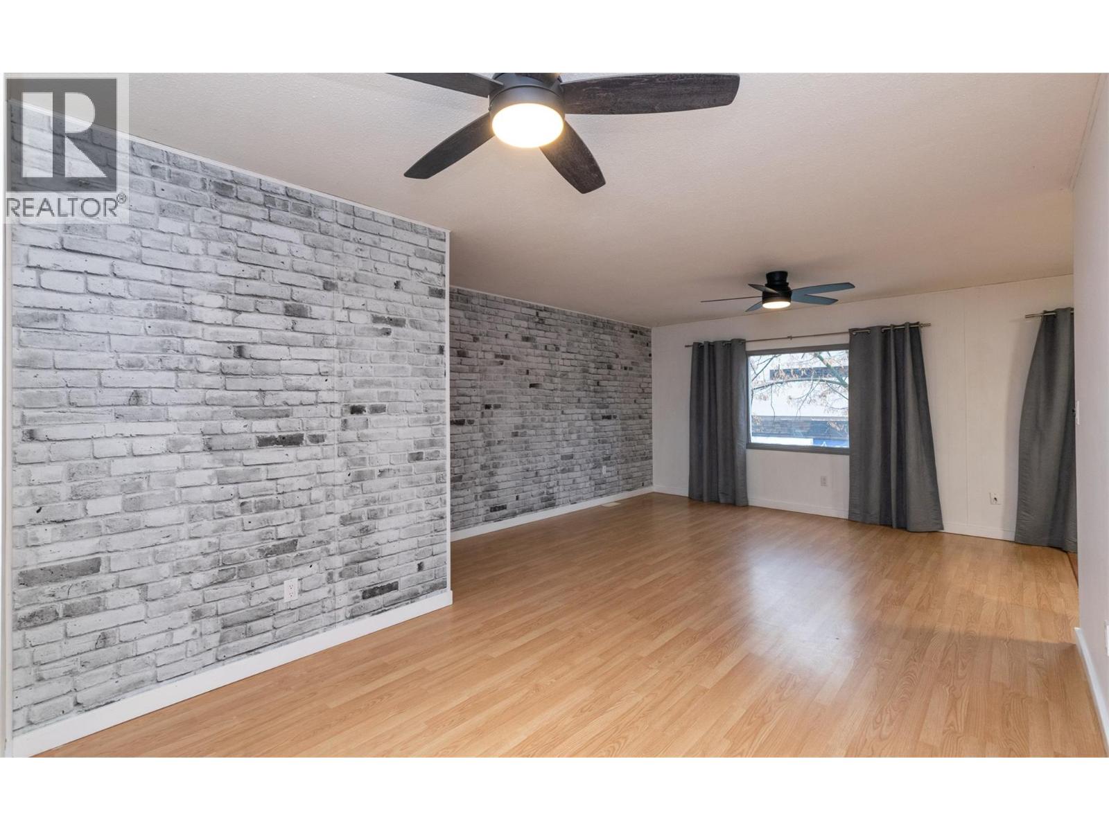  261 Alexander Street Northeast, Salmon Arm