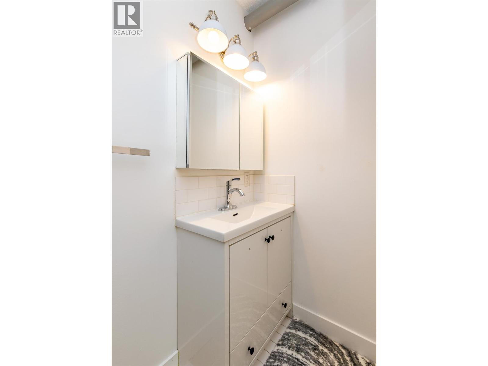  261 Alexander Street Northeast, Salmon Arm