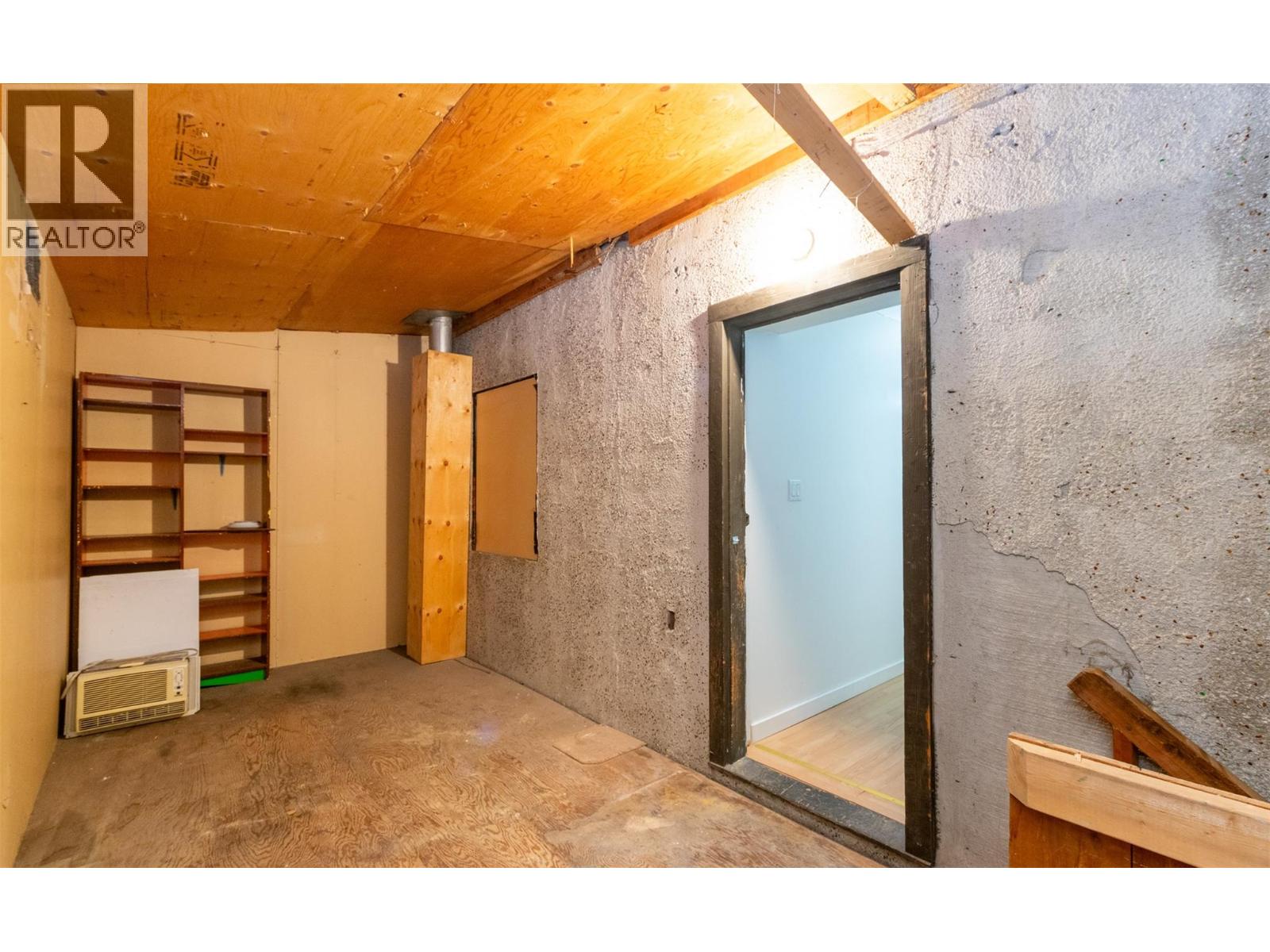  261 Alexander Street Northeast, Salmon Arm