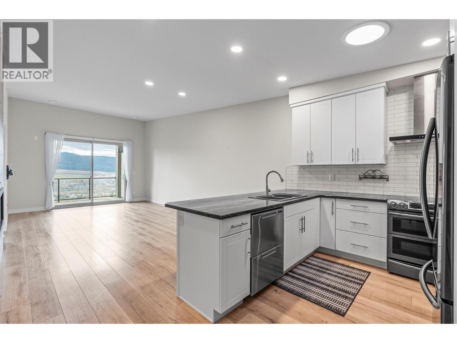  204 Vineyard Way, Vernon