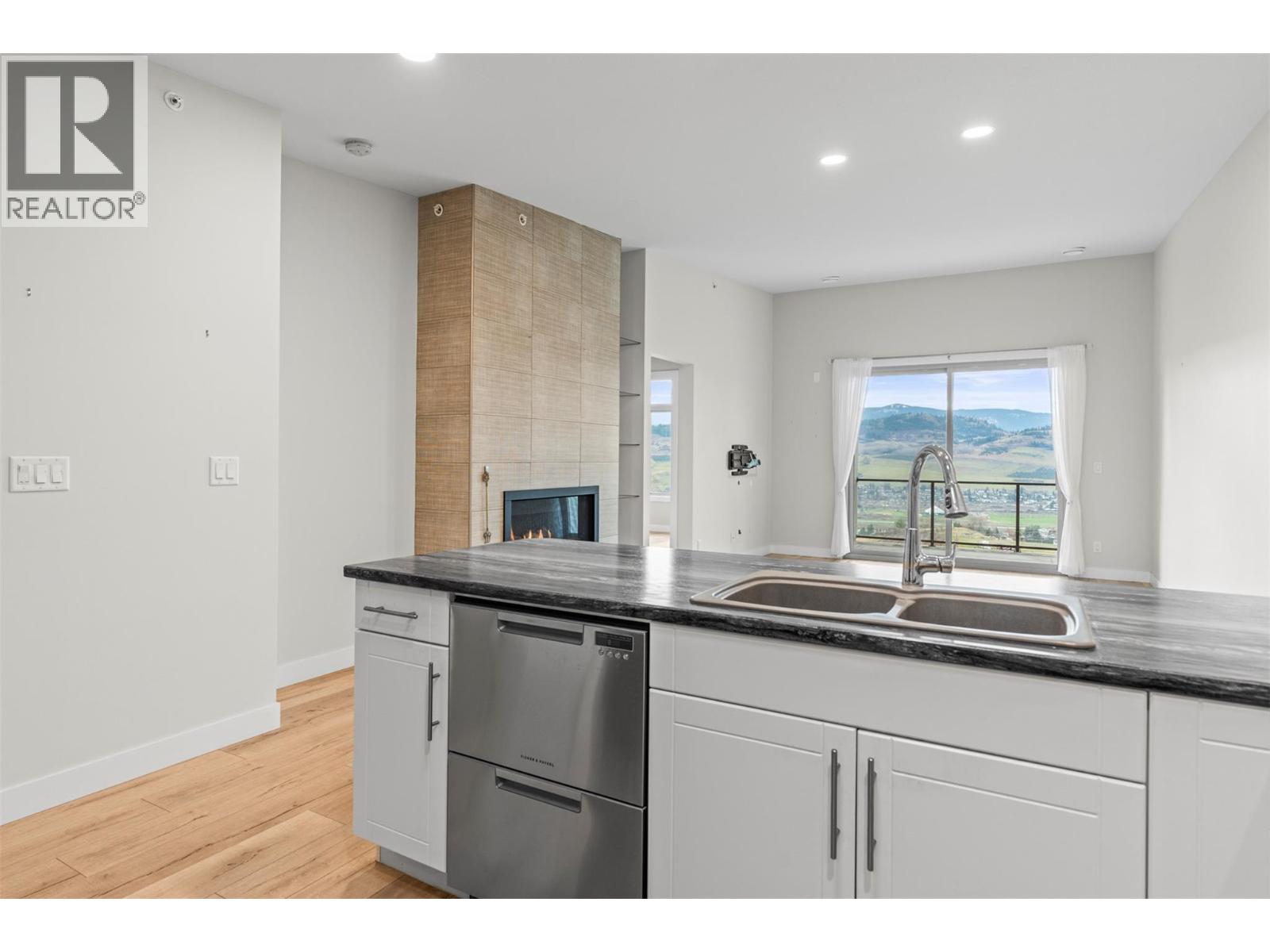  204 Vineyard Way, Vernon