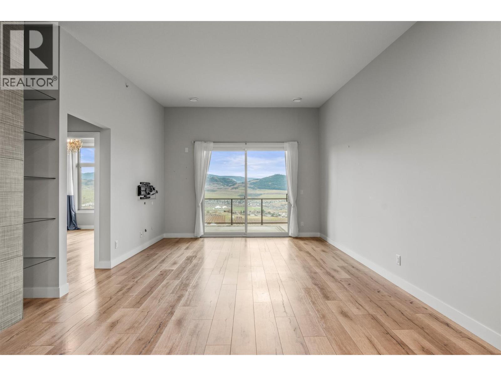  204 Vineyard Way, Vernon