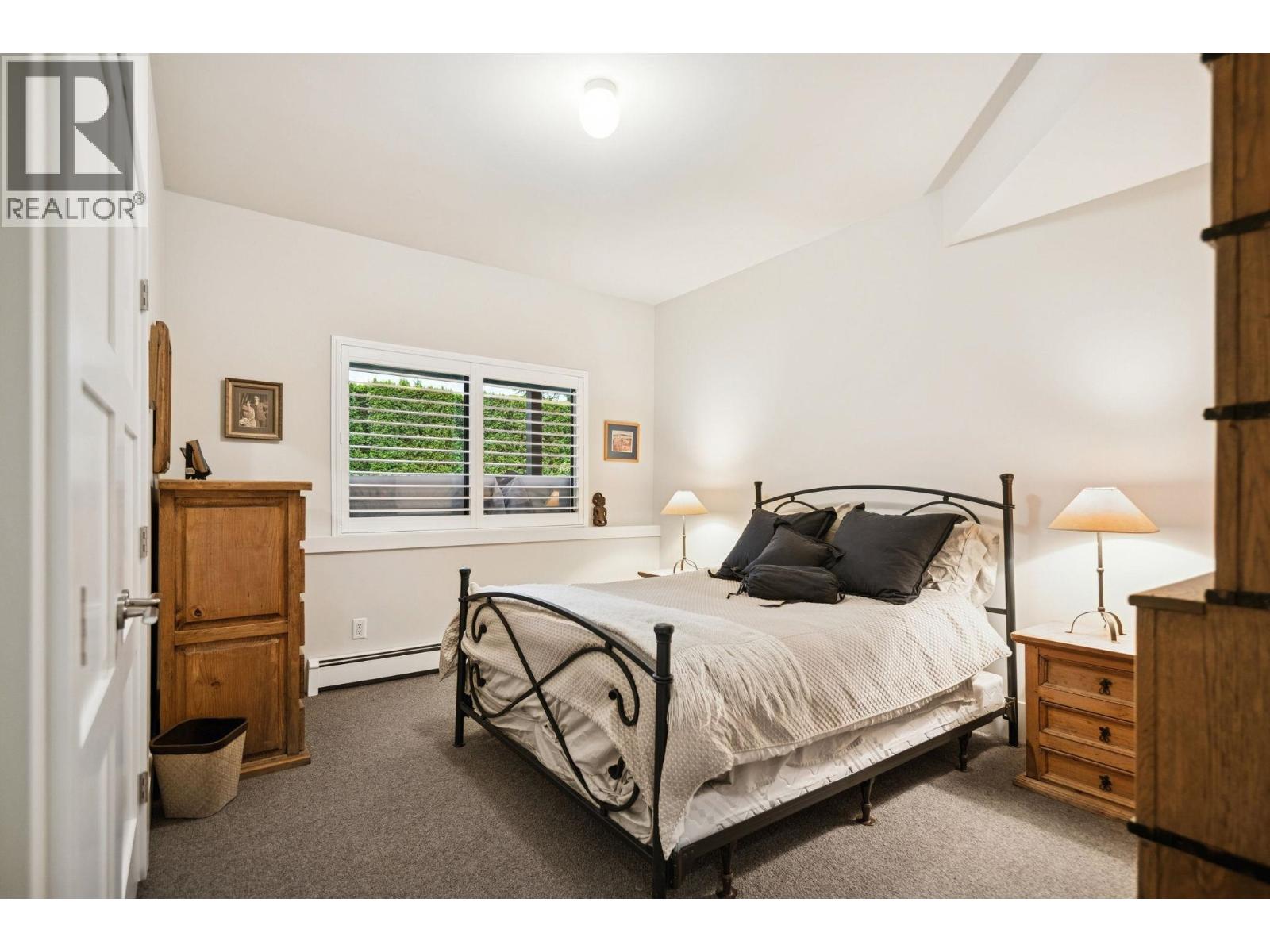 4828 NORTHWOOD PLACE, West Vancouver